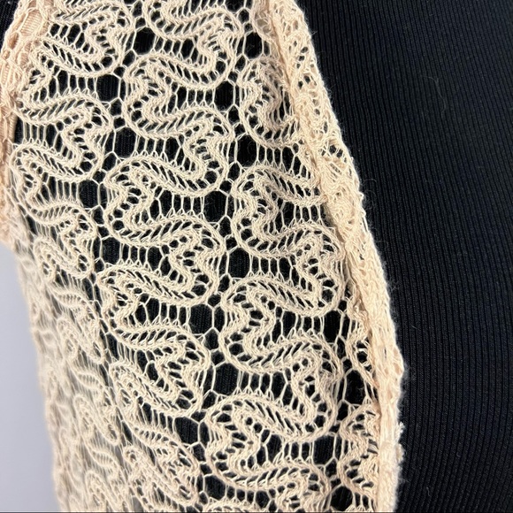 Wallflower Cardigan Women Sz XS Vest Sleeveless Lace Crochet Fringe Festival - Picture 3 of 4